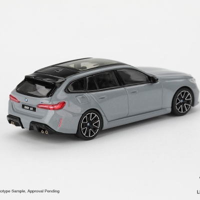 Diecast 1:64 BMW M5 (G99) Touring Brooklyn Grey Metallic 2025 - Mini GT