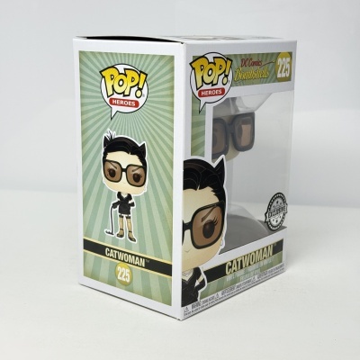 * 2ª MÃO * Funko POP! DC Comics Bombshells Catwoman #225 SE