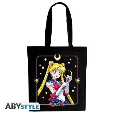 Saco preto de tecido com estampa colorida da personagem Sailor Moon e estrelas amarelas