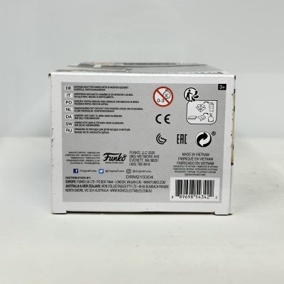 Parte traseira de caixa branca com texto e símbolos de advertência e reciclagem