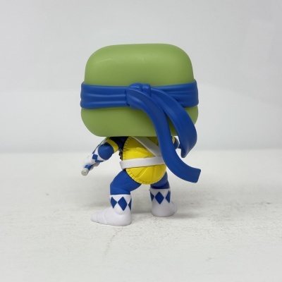 * 2ª MÃO * Funko POP! Retro Toys Power Rangers X Teenage Mutant Ninja Turtles Leonardo #104 2022 Summer Convention Limited Edition