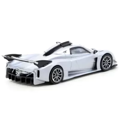 Miniatura de carro de corrida metálico prateado com detalhes em preto