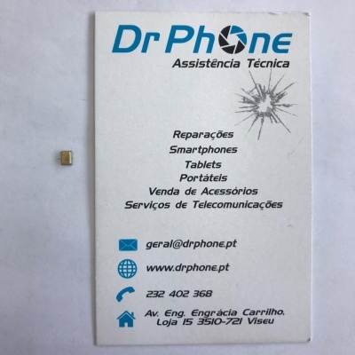 Cartão de visita com informações de assistência técnica Dr Phone em fundo branco