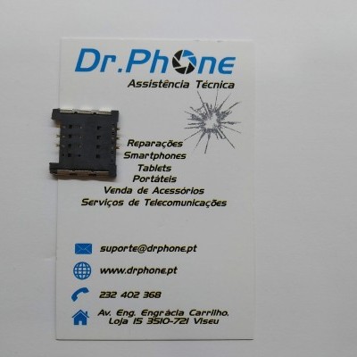 Cartão de visita Dr.Phone com peça eletrónica em fundo branco