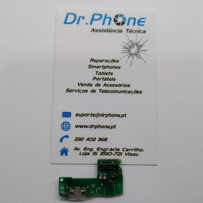 Cartão de visita Dr. Phone e placa electrónica verde com componentes