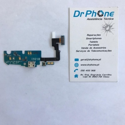 Placa eletrónica azul com cartão de visita da empresa Dr Phone