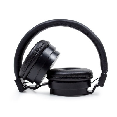 Auriculares circum-aurais pretos com almofadas almofadadas