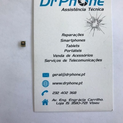 Cartão de visita Dr Phone Assistência Técnica com componente eletrônico ao lado