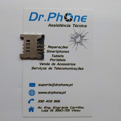 Cartão de visita Dr.Phone Assistência Técnica com componente metálico em cima