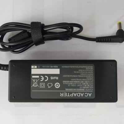 Carregador de Portátil 19V 4.74A 90W-5.5X1.7mm