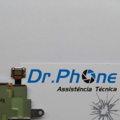 Cartão eletrônico e cartão de assistência técnica Dr.Phone em fundo branco