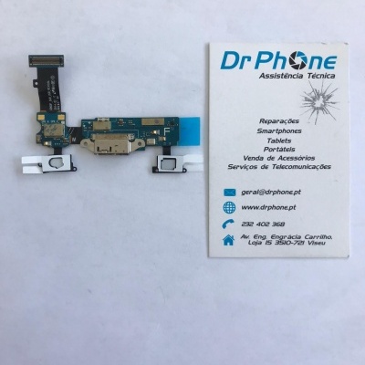 Placa de circuito eletrônico azul e cartão de visita da Dr Phone