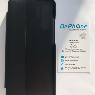 Capa preta para dispositivo ao lado de cartão de visita da Dr Phone