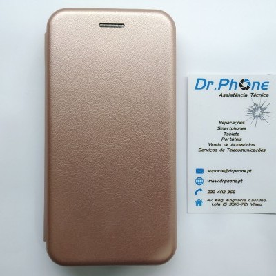 Capa de smartphone dourada ao lado de cartão de visita da assistência técnica Dr.Phone