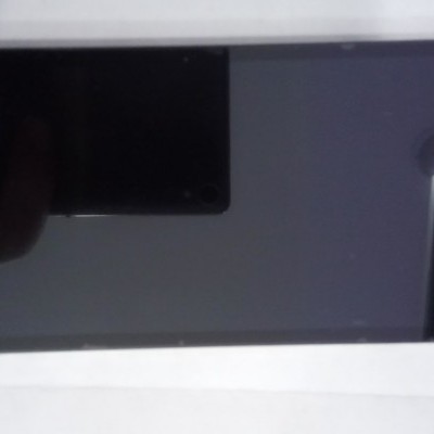 Ecrã preto de smartphone com botão Home circular