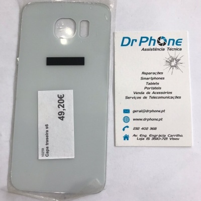 Capa branca para smartphone Samsung S6 em embalagem plástica, ao lado cartão de visita Dr Phone