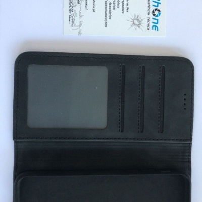 Capa preta para smartphone aberta com compartimentos para cartões e cartão de visita Dr.Phone