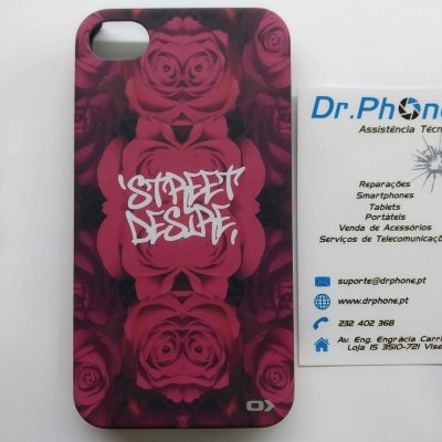 Capa de telemóvel com padrão de rosas e texto 'STREET DESIRE' junto a cartão de visita Dr.Phone