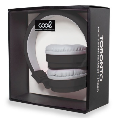 Auriculares com diadema pretos e almofadas cinzentas na embalagem preta com texto branco