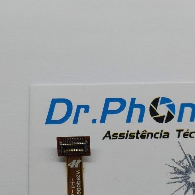 Cabos flexíveis em cartão branco com logotipo Dr.Phone