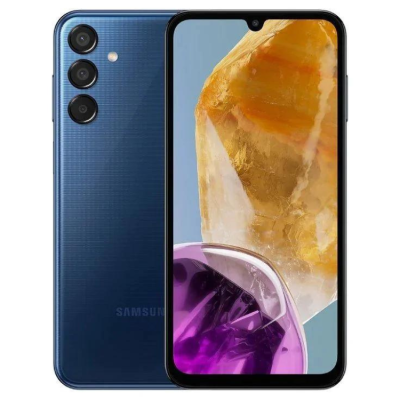 Smartphone Samsung azul escuro com três câmaras e ecrã colorido