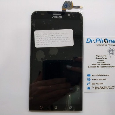 Ecrã de smartphone ASUS preto ao lado de cartão de visita Dr.Phone Assistência Técnica
