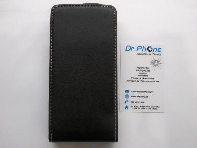 Capa protetora preta para smartphone ao lado de cartão de visita Dr.PHONE