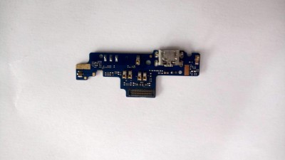 Placa eletrónica azul com porta USB micro