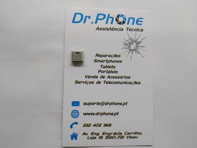 Cartão de visita Dr. Phone Assistência Técnica com peça metálica quadrada em cima