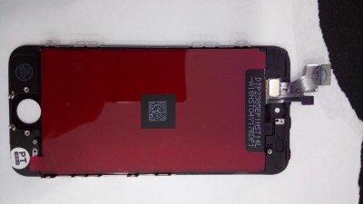 Ecrã de smartphone preto e vermelho com código QR e texto branco