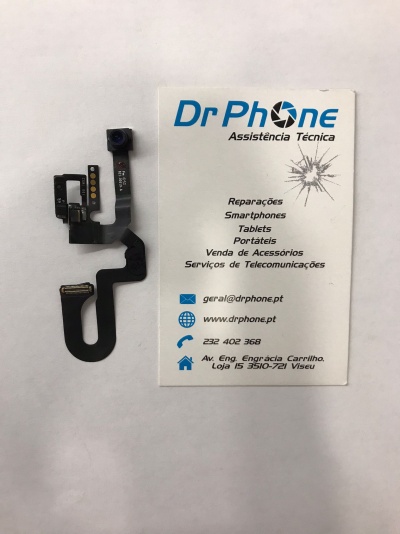 Componente eletrônico preto ao lado de cartão de visita da Dr Phone com texto em português em fundo branco