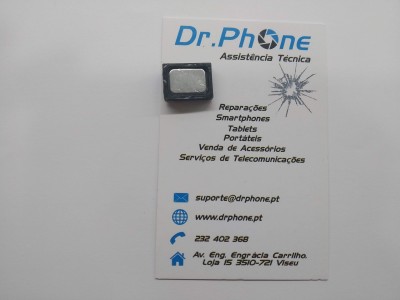 Cartão de visita Dr.Phone com componente eletrónico colocado em cima