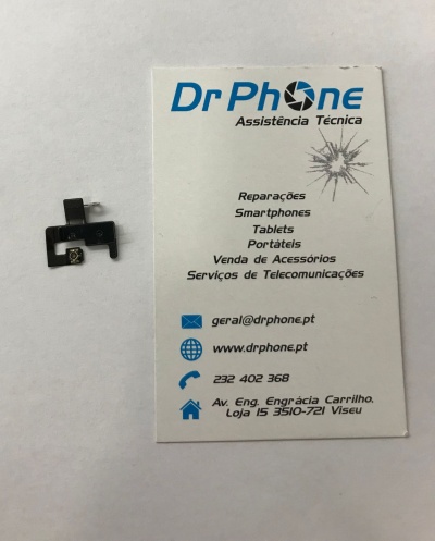 Componente eletrónico preto ao lado de cartão de visita da Dr Phone com texto azul e preto em fundo branco