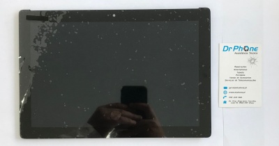 Ecrã de tablet preto riscado com cartão de visita da Dr Phone ao lado