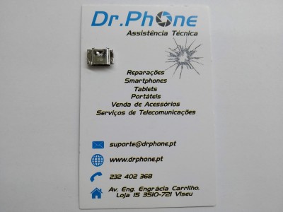 Cartão de assistência técnica Dr.Phone com conector metálico sobre fundo branco
