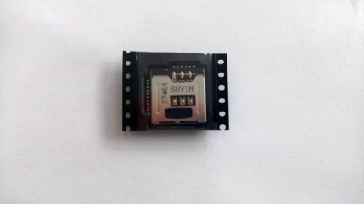 Conector com Leitor de cartão SIM e Memória