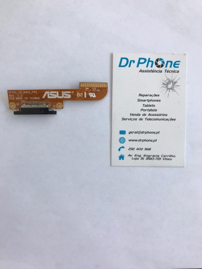Placa eletrónica Asus laranja ao lado de cartão de visita Dr Phone branco