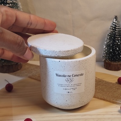Vela Biscoito no Concreto