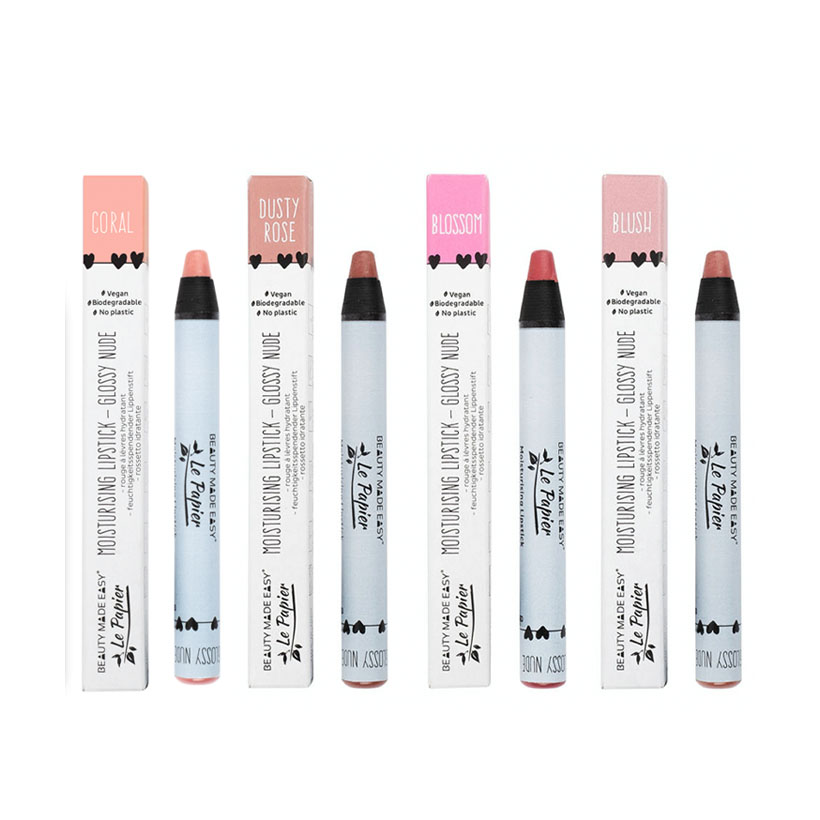 Quatro batons em formato lápis com caixas coloridas correspondentes