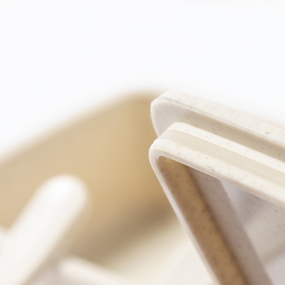 Embalagem plástica branca com rebordos arredondados