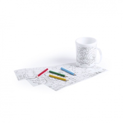 Conjunto caneca e desenhos para colorir com lápis de cor em fundo branco