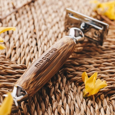 LÂMINA DEPILATÓRIA OU DE BARBEAR COM CABO EM BAMBU - BAMBAW
