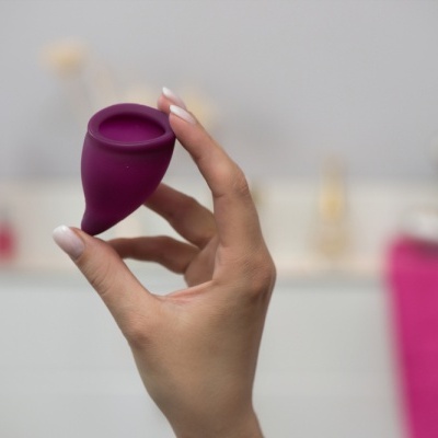 Copo menstrual Fun Cup com bolsa de transporte - Tamanho B Copo menstrual Fun Cup com bolsa de transporte - Tamanho B