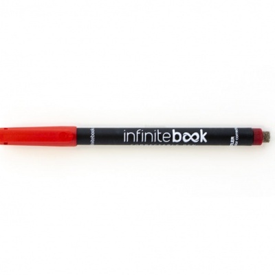Caneta preta com tampa vermelha e texto 'infinitebook'