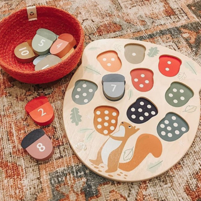 Quantas bolotas? Jogo de encaixe Leaf Wooden Play Set