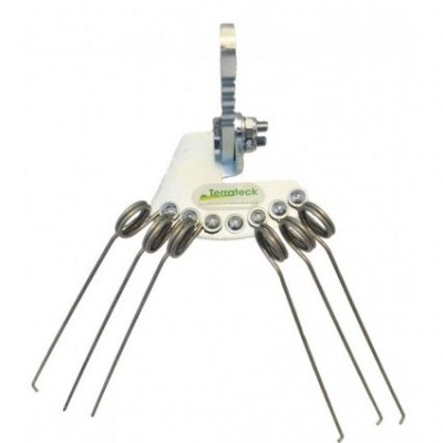 Dispositivo metálico com ganchos e base branca, etiqueta Jemafeck