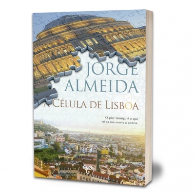 Capa do livro CÉLULA DE LISBOA de Jorge Almeida com imagem de puzzle e cenário urbano iluminado