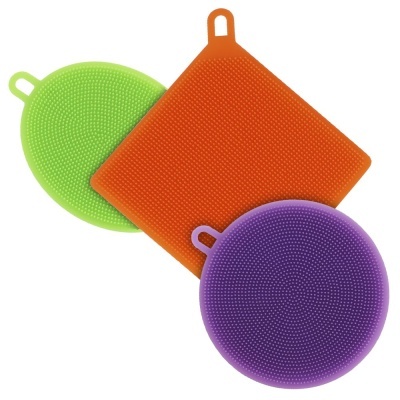 Esponjas de silicone coloridas redondas e quadrada com textura e alças.