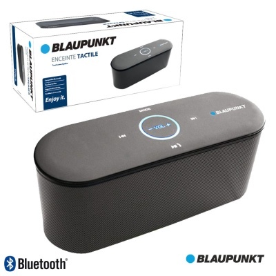 Coluna Bluetooth Blaupunkt preta com painel tátil e embalagem na cor branca e azul