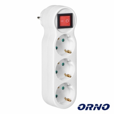 Extensão elétrica branca com três tomadas e interruptor vermelho